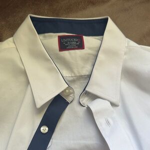 UNTUCKit Men's White and Navy Casual Shirt